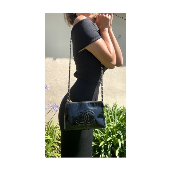 CHANEL Handbags - Chanel 1990’s Large Patent Leather WOC